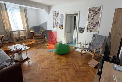 Apartament cu 3 camere semidecomandat în Giulești