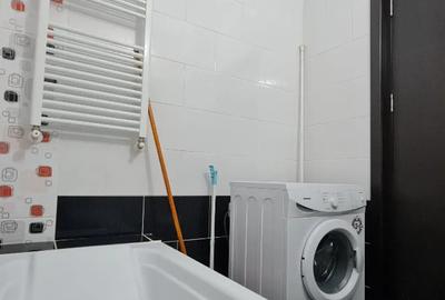 Garsonieră decomandată în Titan