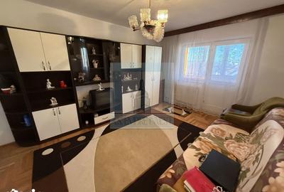 Apartament cu 3 camere decomandat în Florilor - 1