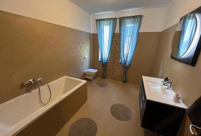 Casă cu 5 camere în Central