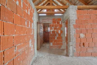 Casă cu 6 camere cu Teren 847 Mp în Hălchiu - 51