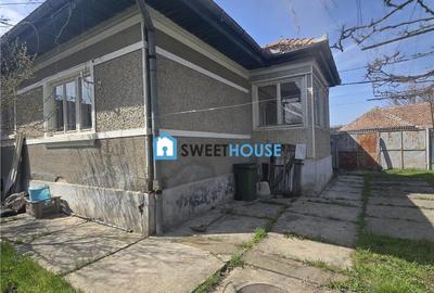 Casă cu 3 camere cu Canalizare în Central - 2