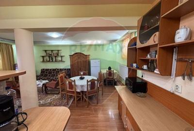 Casa / Vila cu 5 camere de inchiriat in zona Calea Romanului Casa / Vila cu 5 camere de inchiriat in zona Calea Romanului - 17