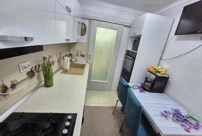 Apartament cu 3 camere semidecomandat în Podu Roș - 7