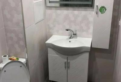 Apartament cu 2 camere decomandat în Medicină
