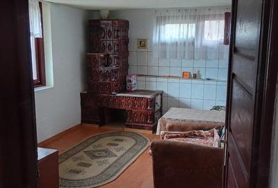 Casă cu 5 camere cu Teren 1370 Mp în Berislăvești - 2