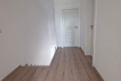 Casă cu 4 camere în Moșnița Veche - 7