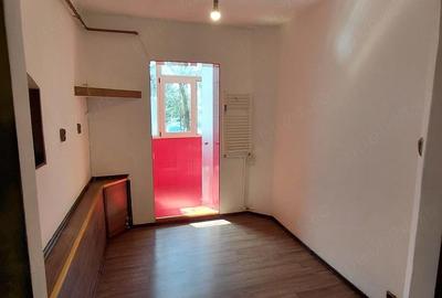 Apartament cu 2 camere decomandat în Trivale - 3