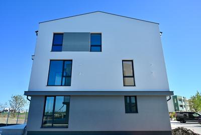 Duplex cu 5 camere cu Piscina în Odăi - 11