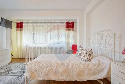 Apartament cu 5 camere decomandat, mobilat în Zamora - 3