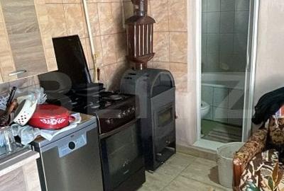 Casa cu 3 camere, 90 mp, 2 anexe gospodaresti si teren de 3000 mp, zona Crucisor - 7
