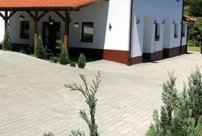 Casă cu 4 camere în Exterior Vest - 1
