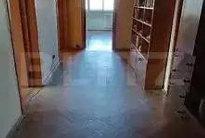 Apartament cu 4 camere decomandat în Central - 1