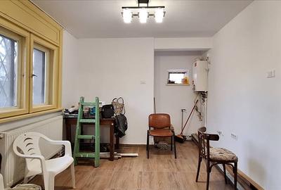 GARA CASA 3 CAMERE + DOUA CURTI RENOVATA GAZE IDEAL ACTIVITATI COMERCIALE - 11