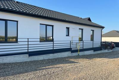 Casă individuală cu 3 camere cu Teren 175 Mp în Ipotești - 9