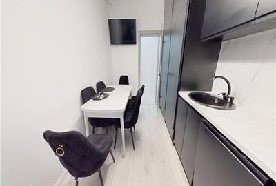 Apartament cu 3 camere decomandat în Central