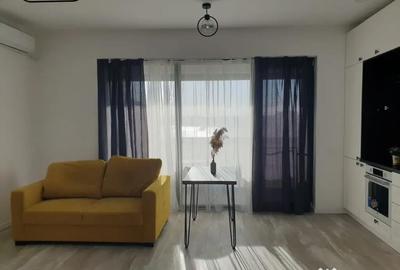 Garsonieră decomandată în Titan