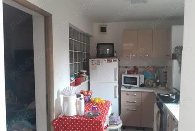 Casa la curte de vanzare, sector 3 - 5