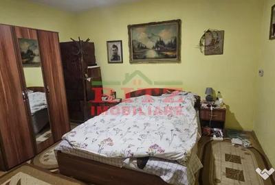 Casă cu 4 camere cu Teren 977 Mp în Caracal