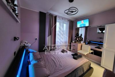 Apartament cu 3 camere semidecomandat în Zăvoi - 4