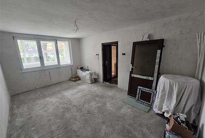 Apartament cu 2 camere semidecomandat în Micro I - 21