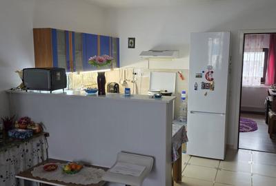 Apartament cu 3 camere semidecomandat în Buda - 1