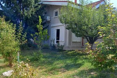 Vila P+M 224 mp cu anexe gospodaresti, pe teren 1017 mp GRUIU (Snagov), an finalizare 2004 - 2