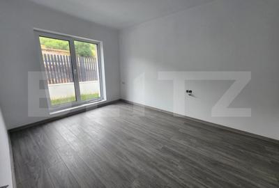 Casa individuala cu 6 camere,priveliste superba,600 mp teren,zona Piata - 13