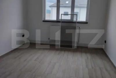Casă cu 7 camere cu Teren 1388 Mp în Central - 14
