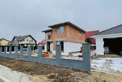 Casă cu 5 camere cu Teren 420 Mp în Oncea
