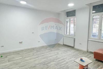 Casa / Spatiu comercial cu 6 camere de inchiriat in zona centrala Casa / Spatiu comercial cu 6 camere de inchiriat in zona centrala - 3