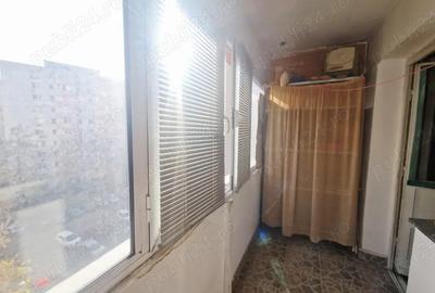 Apartament cu 3 camere decomandat în Lacul Tei - 5