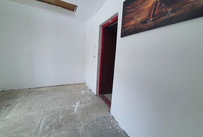 Casa singur în curte - 9