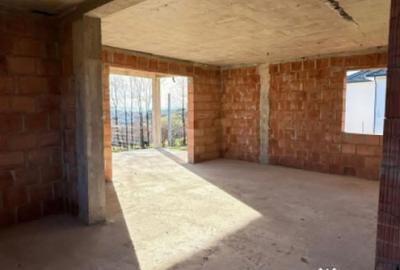 Casă cu 4 camere cu Teren 536 Mp în Groși - 6