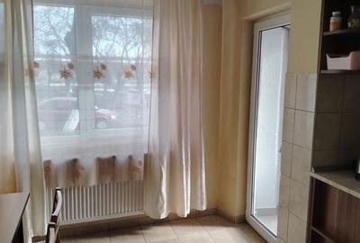 Apartament cu 2 camere semidecomandat în Micro 16