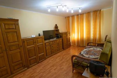 Apartament cu 2 camere in Micro 16 - 1