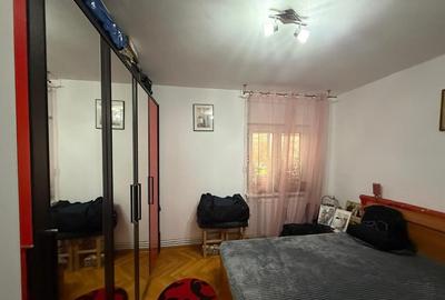 Apartament cu 3 camere ,etaj 3, zona Ulpia - 3