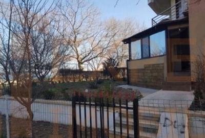 Apartament cu 3 camere decomandat, mobilat în Faleza Nord