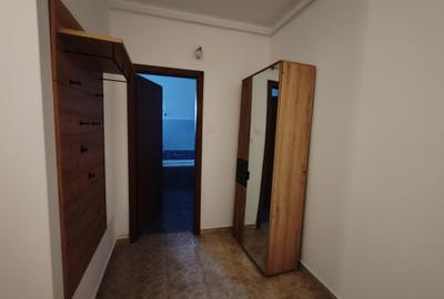 Garsonieră decomandată, mobilată în Tractorul - 8