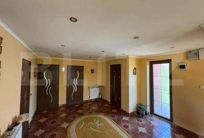 Casă cu 9 camere cu Teren 303 Mp în Central - 10