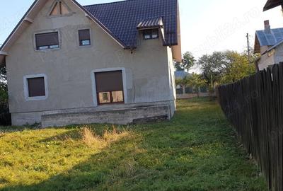 Casă cu 6 camere cu Teren 650 Mp în Lipănești - 4