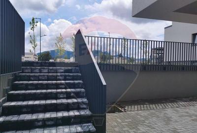 Comision 0 | Spatiu comercial 55mp plus 76 mp curte - 3