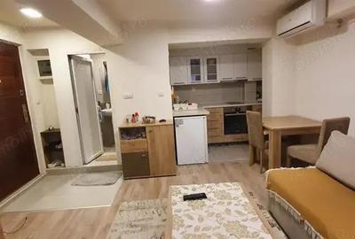 Garsoniera zona Universitate - 2