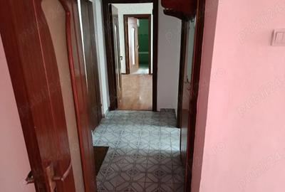 Apartament cu 3 camere semidecomandat în Central - 2