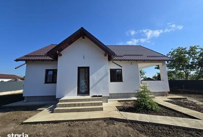 Casă cu 3 camere cu Teren 590 Mp în Sărata - 2