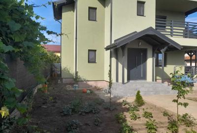 Casă cu 4 camere cu Teren 600 Mp în Central - 2