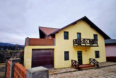 Casă cu 5 camere cu Teren 464 Mp în Bucium