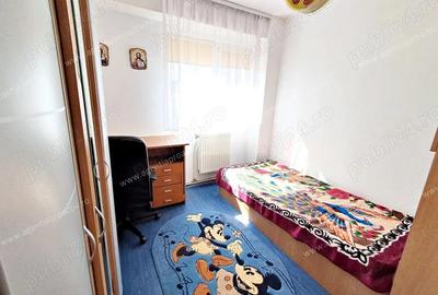 Apartament cu 3 camere, situat la etajul 3, in cartier Siderugistilor; SD-uri. - 4