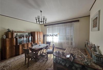 Apartament cu 3 camere decomandat în Central - 1