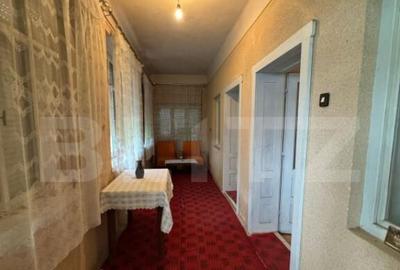 Casa de vanzare, cu 2 camere, 120 mp + teren de 1207 mp, zon - 4